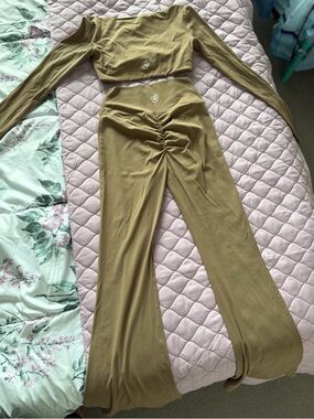 Pchee Bum Nude/Tan Two-Piece butt scrunch long sleeve set